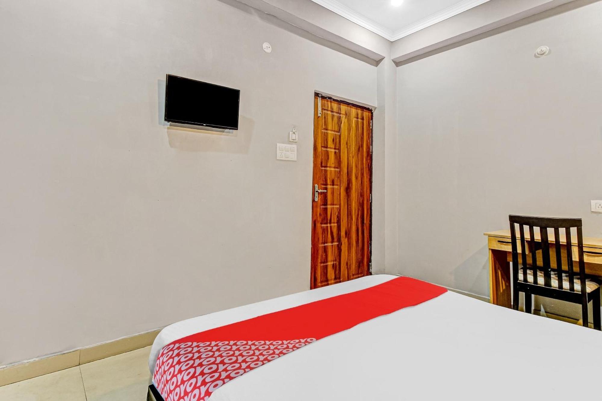 Super Collection O Orphic Inn Near Munshi Pulia Metro Station Chinhat ภายนอก รูปภาพ